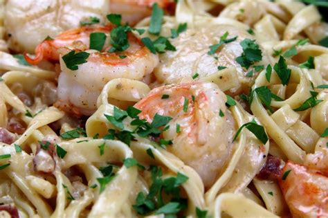 The garlicky shrimp and lemon wine sauce are just to die for! Shrimp & Scallop Pasta in White Wine Cream Sauce | System ...