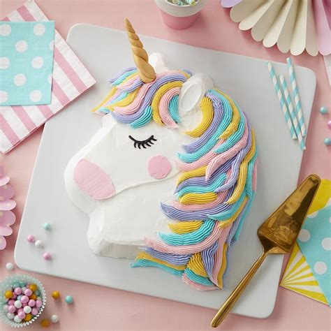 Wilton Cake Decorating 在 Instagram 上发布This Rainbow Unicorn Cake