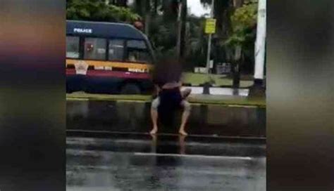 Video Of A Young Couple Having Sex Roadside On A Divider At Mumbais Marine Drive Goes Viral