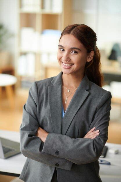 Premium Photo Smiling Confident Businesswoman