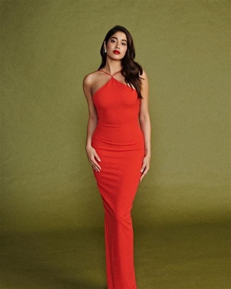 Janhvi Kapoor Is A Gorgeous Diva In Btown Take A Look At Her Hot Photos