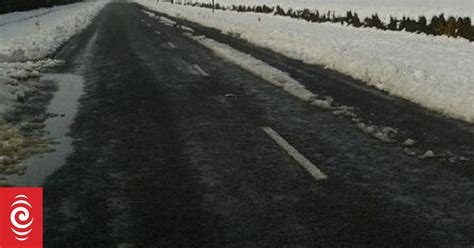 Ice Causes Treacherous Conditions On Roads Rnz News