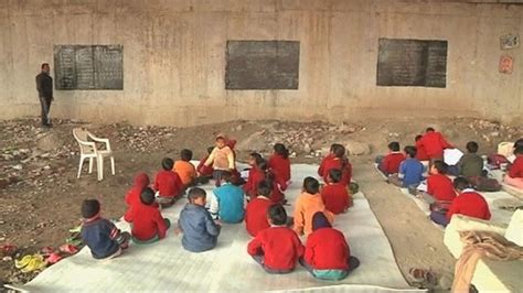 The Makeshift School Helping Indias Poorest Children Bbc News