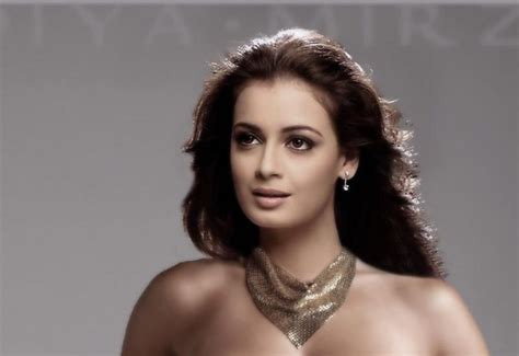 diya mirza looks hot mastlyf hot wallpapers bollywood actress