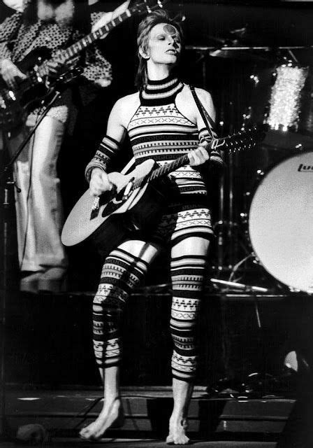 70年代にロック写真家ボブ・グルーエンが撮影したロックスター達のレア白黒写真60枚をビンテージ写真サイトが特集紹介 amass david bowie ziggy david