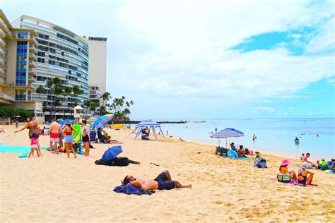 Kaimana Beach At Waikiki Sans Souchi Beach Aloha Secrets