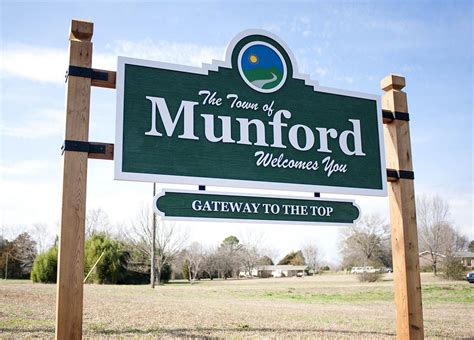 Welcome Sign Now In Place For Town Of Munford State