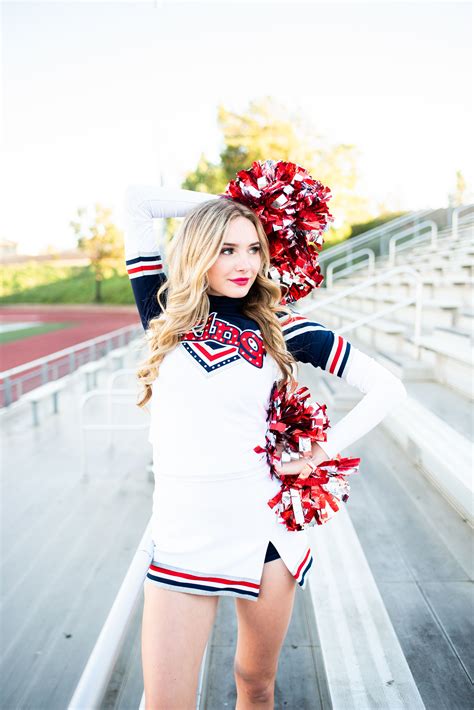 senior session of king pom cheer