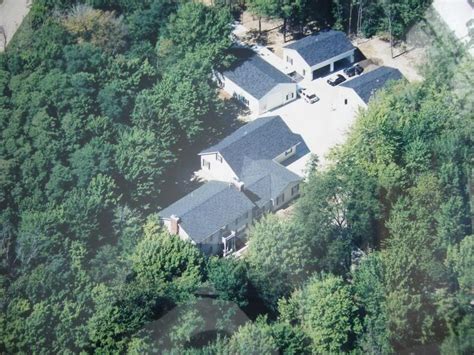 It's amazing what's available through the internet now, totally free. Old aerial photos of my house