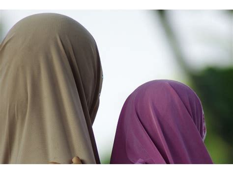 Muslim Women Sue For Right To Wear Hijab Dearborn Mi Patch