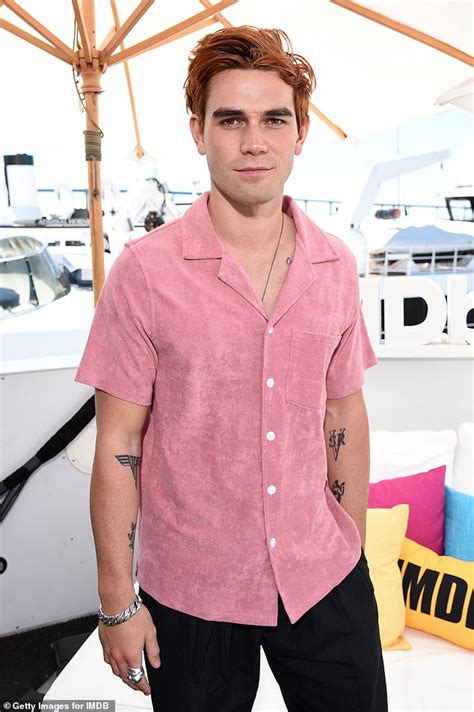 Kj apa, 23, shared the sweetest photo to reveal that he's expecting his first child with girlfriend clara berry, 27! KJ Apa shares sizzling snaps of his naked girlfriend Clara ...