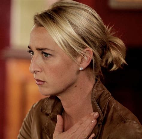 Bickmore currently hosts the project on network 10 and carrie & tommy on the hit network with tommy little Offspring season 2 - Asher Keddie as beloved Nina Proudman ...