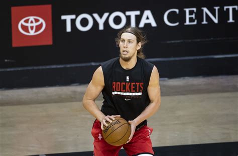 Rockets Kelly Olynyk Takes Pride As Alma Mater Gonzaga Plays For Title