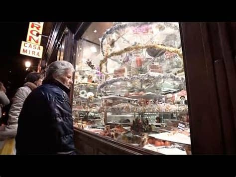 396 alquileres de vacaciones en madrid. Casa Mira, el palacio del turrón en Madrid - YouTube