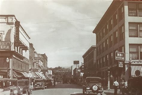 Medford Oregon Around 1935 Looking South On Central Towards The