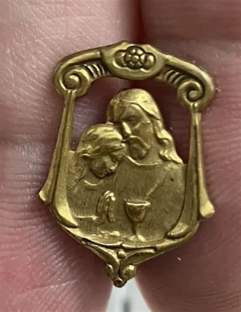 Vintage Religious Catholic Medal Pin First Holy Communion Jesus 999