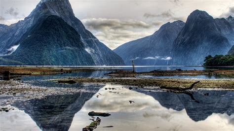 Milford Sound New Zealand Traces Of The Sea In The Green Valley Of