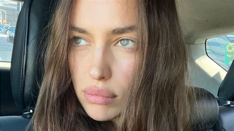 Irina Shayks Booty Bearing Mirror Selfie Riles Up Fans On Instagram