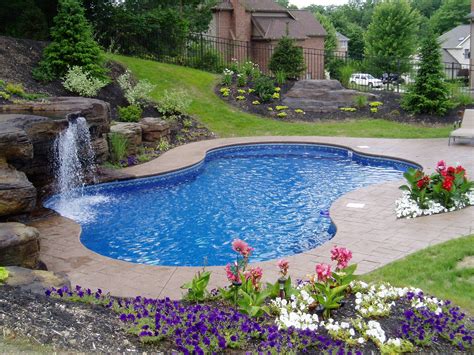Through continuous education programs, our experienced certified technicians are kept up to date on the most current. Luxury Pool Liners by LOOP-LOC-Home | Pool landscaping ...