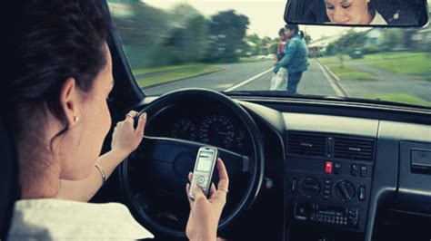 Dont Use Phone While Driving Sailun Tires