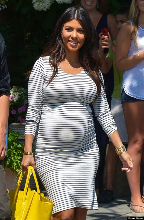 Pregnant Kourtney Kardashian Is Glowing In The Hamptons Huffpost Entertainment