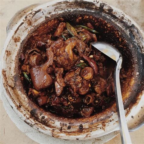 It's still up for debate what the teh refers to — does it indicate the need to pair strong tea with the meaty soup to counteract its richness? Restoran Bak Kut Teh Yap Chuan Puchong, Puchong — FoodAdvisor