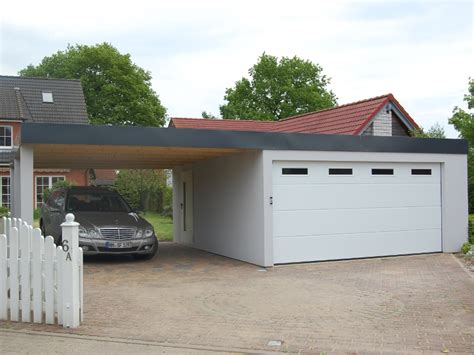 Carport garage kombination anbau metall holz flachdach nach maß von stahlzart®.wir bieten ihnen hochwertige metall carports aus stahl und holz. Garagen-Carport-Kombination als Fertiggarage