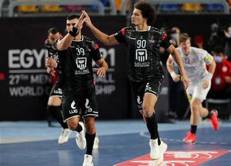 يحيى الدرع نجم منتخب اليد بعد بكائه من الهزيمة أمام ...