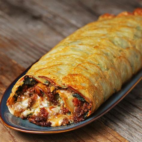Entdecke rezepte, einrichtungsideen, stilinterpretationen und andere ideen zum ausprobieren. Scalloped Potato Roll | Recipe | Potato rolls recipe ...