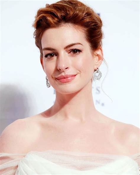 Pin By Dagilster On Annie Hathaway Anne Hathaway Hair Anne Hathaway