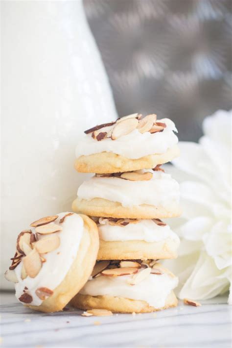 Find easy christmas cookie recipes for healthy molasses cookies, whole grain sugar cookies, peppermint cookies, and more at cooking light. Simple & Perfect Iced Almond Cookies - The Gold Lining Girl
