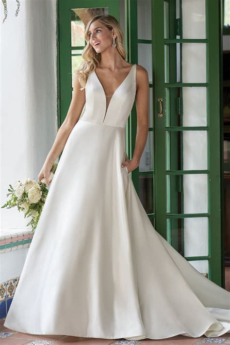 F211003 Gorgeous Italian Satin A-line Wedding Dress with V-Neckline