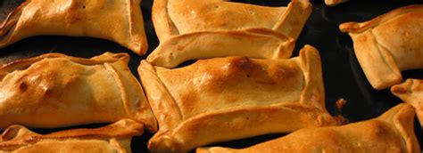 Here in spain this pie is called empanada gallega de atun. Empanadas - klassisk spansk tapa | Tapas opskrifter