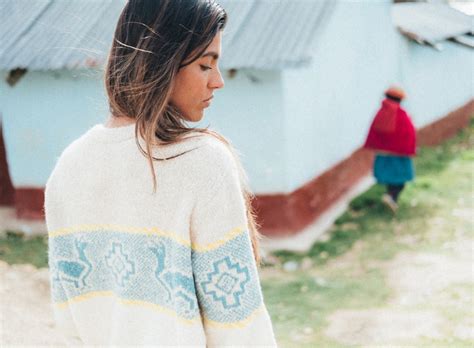 Of course we're not only here to dance with the lovely knitting ladies and to cuddle with the cutest alpaca's, we're also here to follow up the production of. Weekendtip: LN Knits stockverkoop op 2 en 3 februari ...