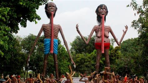 Weirdest Statues From Around The World