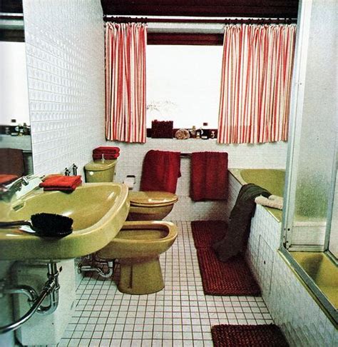 Typical Avocado Bathroom Retro Home Decor Home Decor 1970s Interior
