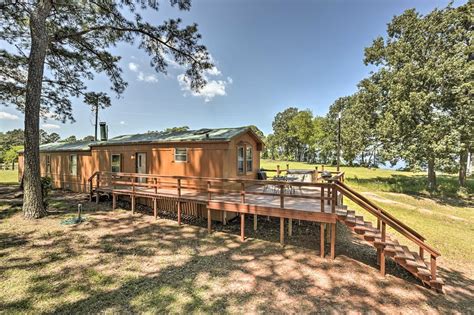 The serene waters of toledo bend play host to some of the top bass fishing you'll find in the country. Lakefront Toledo Bend Cabin w/Deck & Hot Tub! Has Grill ...
