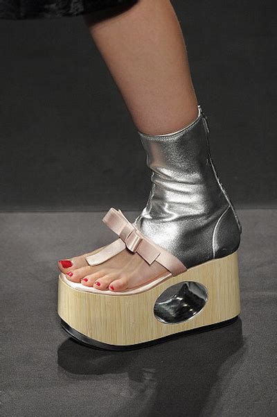 17 Weirdest Shoe Designs Of All Times Fashion And Wear Geniusbeauty