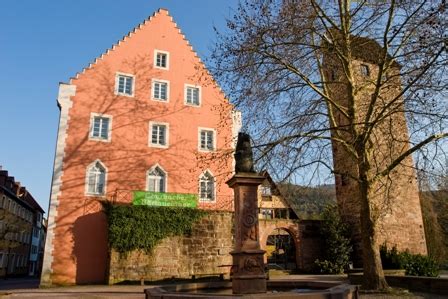 L'hôtel se trouve à 1 km du cœur de stadtoldendorf et à 56 km d'hanovre. Thalheim'sches Haus mit Naturpark-Zentrum Eberbach ...