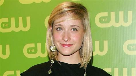 Nxivm And Smallvilles Allison Mack Was Just Released From Prison Early Youtube