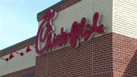 Chick Fil A Owner In Sacramento To Raise Pay To 17 18 Per Hour To