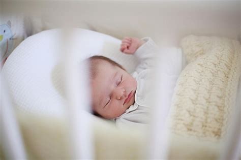 Siapa Sangka Ternyata Perlengkapan Tidur Ini Berbahaya Untuk Bayi