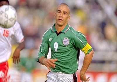 لعب منتخب هولندا في المجموعة الرابعة بالتصفيات الأوربية وتمكن من تصدرها بجدارة واستحقاق بعد أن حصد 28 نقطة وبفارق تسع نقاط عن منتخب رومانيا. قبل الطوفان: إيطاليا.. فرصة العمر