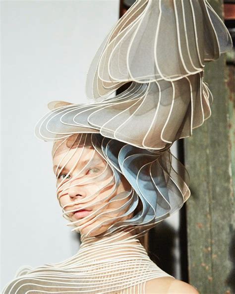 Iris Van Herpen Creates Futuristic Wearable D Printed Pieces Iris Van Herpen Fashion Details