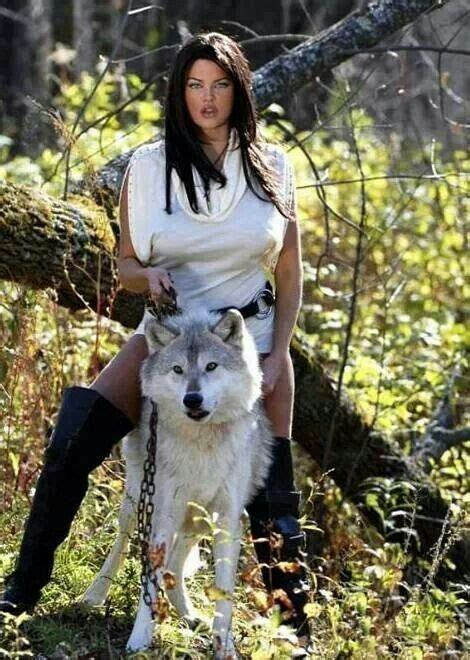 Pin By Brain Dumas On Lady Wolf Native American Girls Wolves And