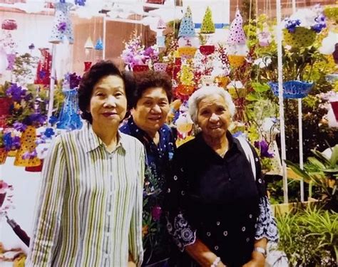 Spore Grandmothers Stayed Best Friends For Over 60 Years Taught