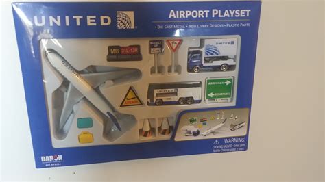 Daron Airport Playset United Airlines Airplane Collection Playset