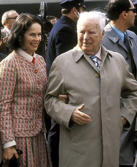 Actor Charlie Chaplin And Wife Oona Oneill 1972 Old Photo 8 £558