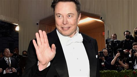 In Twitter Meeting Elon Musk Fields Questions From Employees