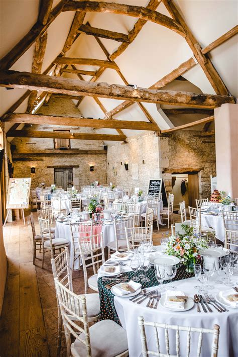 Located in jefferson, this barn wedding venue in nh features rustic charm combined with modern amenities. Oxleaze Barn Weddings - Wedding venue Cotswolds